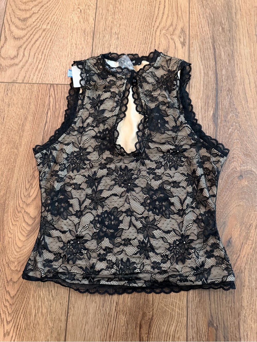 Cider Black Lace Floral Keyhole Camisole